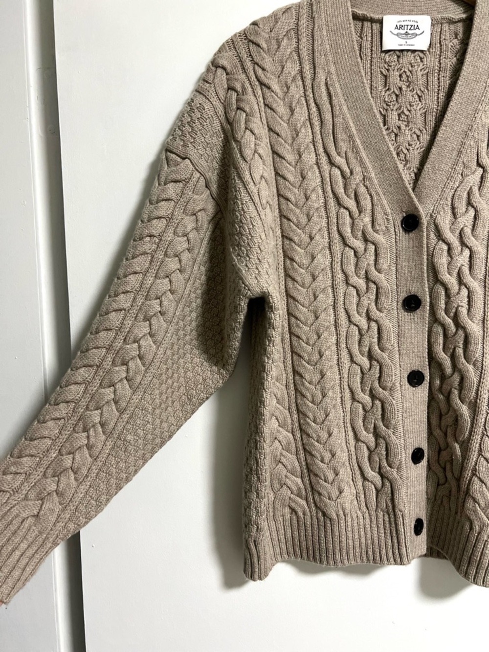 Aritzia Heritage Knit Merino Wool Cable-knit V-Neck Oversized Cardigan Sz S - Picture 5 of 15